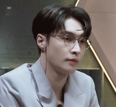 张艺兴 动图 眼镜杀