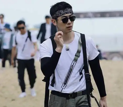 朱亚文妻子做客跑男,当他隆重介绍时,baby的表情瞬间成亮点