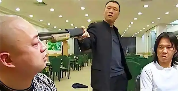 让黑道胆寒,警方出动300名特警才将其抓捕|孙大洪|孙红雷|张宝义_网易