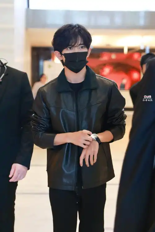 易烊千玺积家全球代言人