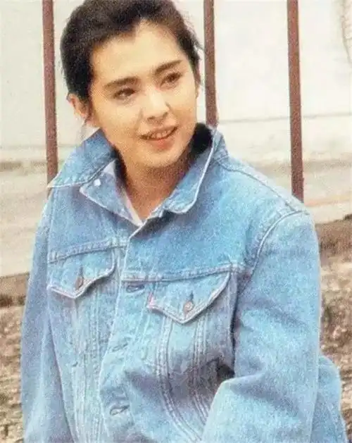 王祖贤不仅仅是美,20年前的她还很会搭配!