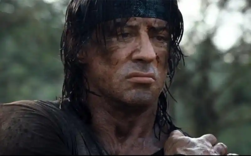 史泰龙最让人热血沸腾的一部动作片《第一滴血4》,除了剧情都是神作!