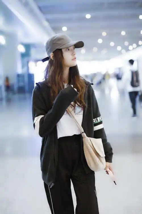 林允清秀时尚机场图片44