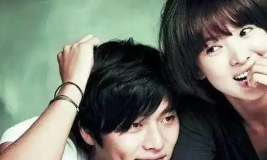 国民女神宋慧乔,被财阀控制的负面新闻不断,其实韩国不止她一人|玄彬