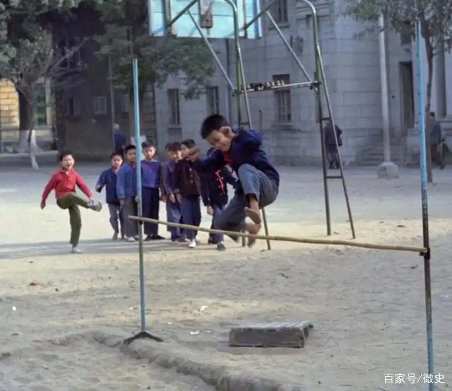 这些70年代的老照片:再也回不去的童年,不知看哭了多少人?