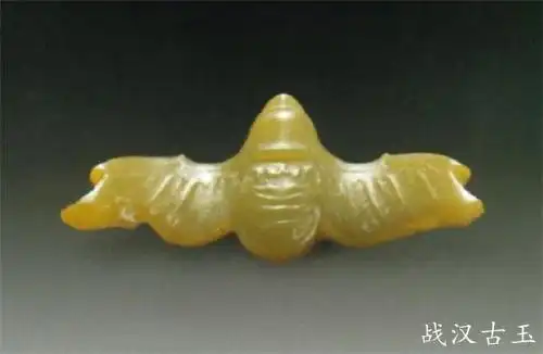 石家河文化玉鹰(俯视)