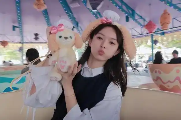 14岁刘楚恬近照出落成文艺美少女侧脸完美有望参演难哄