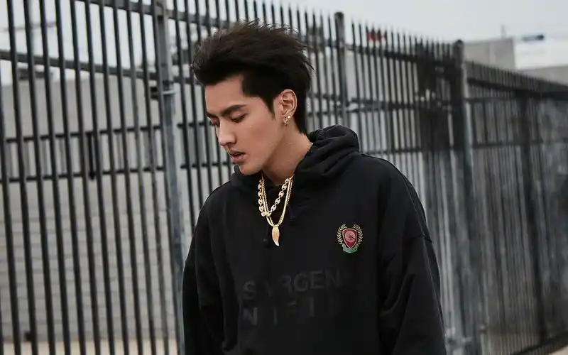 吴亦凡帅气高清桌面壁纸