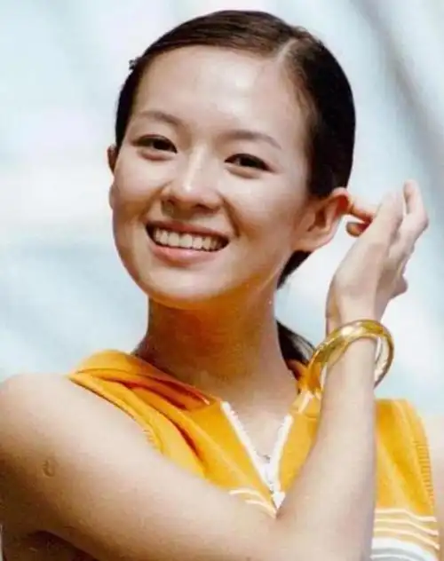 章子怡年轻时的照片分享