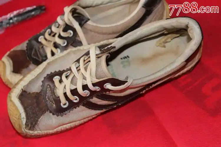 八十年代上海步云牌运动鞋22码