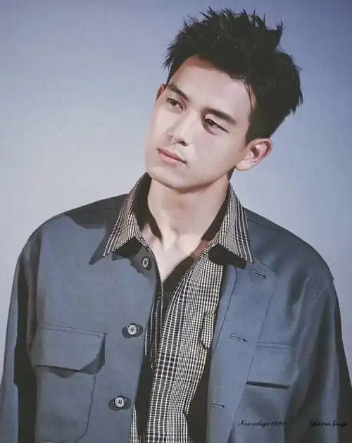 李现早年"小丑照"被疯传,看清照片笑出猪叫,真是个宝藏男孩_面膜