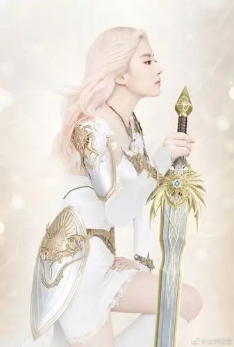 刘亦菲游戏代言大片,白色纯洁灵动,黑色冷艳神秘,魅力动人的小姐姐.