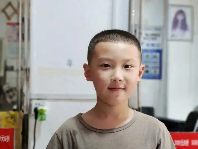 小男孩剪头发造型图片,小孩发型怎么剪?-图片大观-奇异网