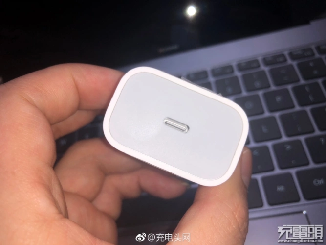 新款ipad pro 18w usb pd充电器开箱