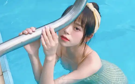 夏季清凉泳装美女写真