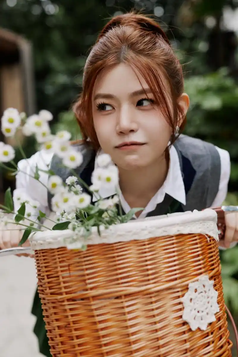 陈妍希学院风写真组图