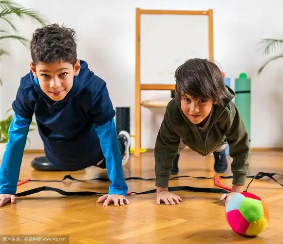 孩子们在室内锻炼