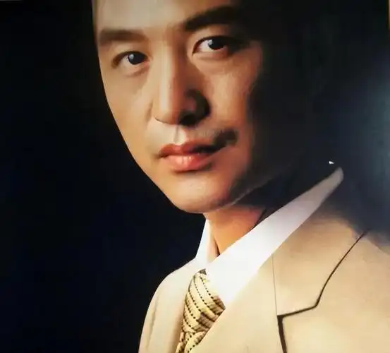 以为他们退出舞台,其实已"悄然离逝",再也见不到的4位歌星