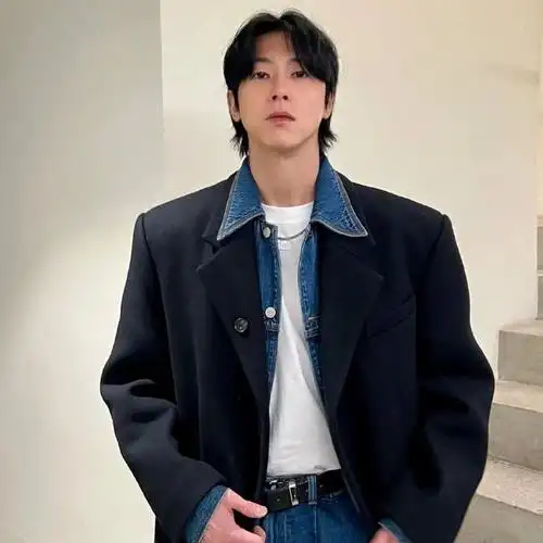 东方神起郑允浩出道20周年快乐