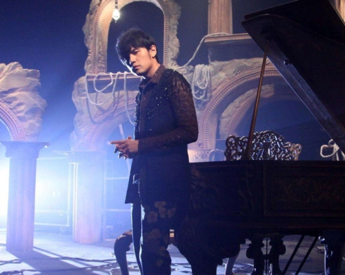 卡拉娱乐 昨天 我要分享 9月20日,周杰伦在社交平台分享了一段弹钢琴