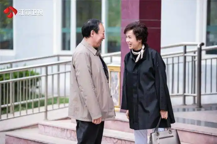 《正阳门下小女人》:蒋雯丽倪大红匠石运斤,"爷奶爱情"致敬火红年代