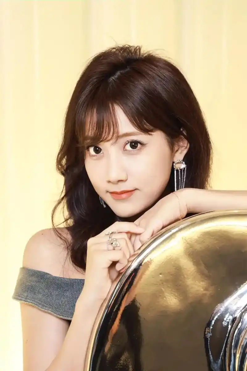 女明星中国内地女演员李艺彤.女明星#美女#李艺彤 - 抖音