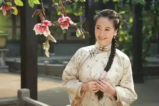 穿旗袍,看明星之:左小青