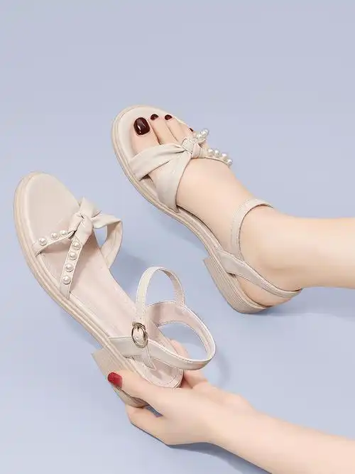 凉鞋女款2022年新款夏季仙女风百搭配裙子平底软底一字扣低跟夏天