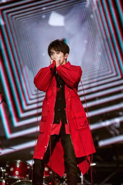 170811#tfboys四周年alivefour演唱会# 第一场