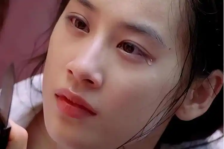 黄圣依个人资料简介:出道即巅峰,嫁豪门隐婚8年背负骂名,如今生活怎么