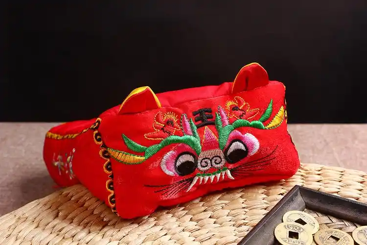 刺绣民族风婴幼儿老虎枕头 隐形拉链 聪明伶俐快乐幸福荞麦壳长枕