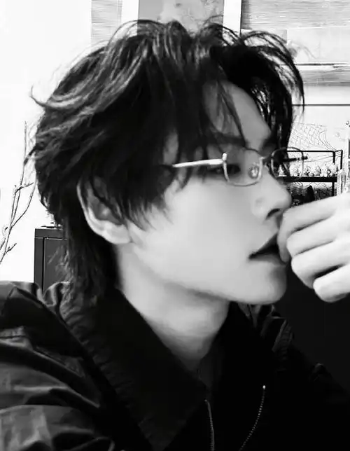 愿@肖宇梁rainco和宇航员们不急不躁,带着自由