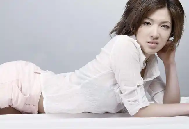 于震妻子方柏霓 婚后的她经历家庭暴力让人绝望(2)