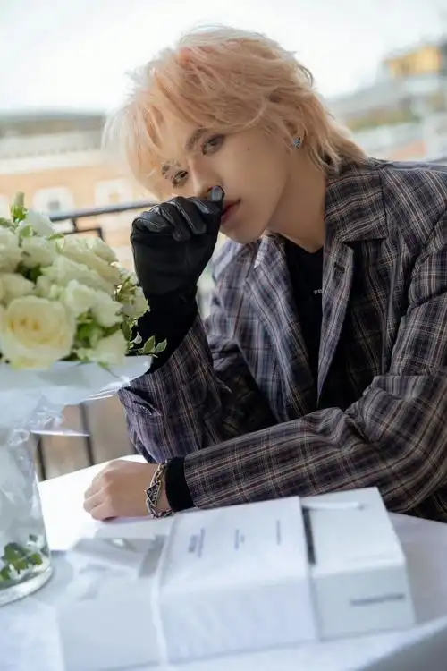 金发 蓝发 红发 橘发顺毛 背头 偏分 中分 卷毛点击就看奇迹蔡徐坤的