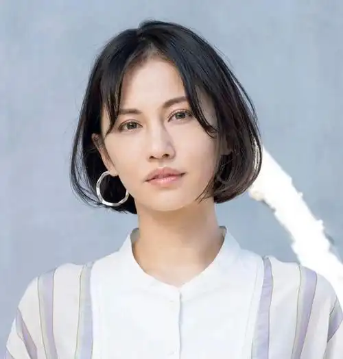 中年女人发型要得体,剪短发要记住这"3剪3不剪",才能优雅高级