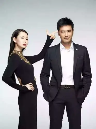 戏里他是戚薇的霸道总裁,戏外他是只属于谭维维的最佳男友.