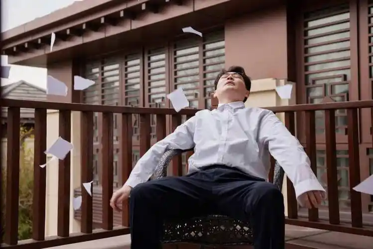 中年人,欣赏你的孤勇,但建议你躺平_死亡_阴影_速度