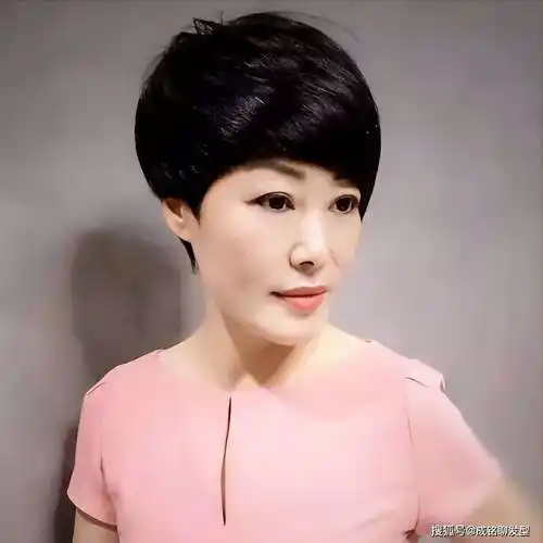 女人到了四五十岁,这6种时尚减龄的短发,让你远离"阿姨发型"_效果