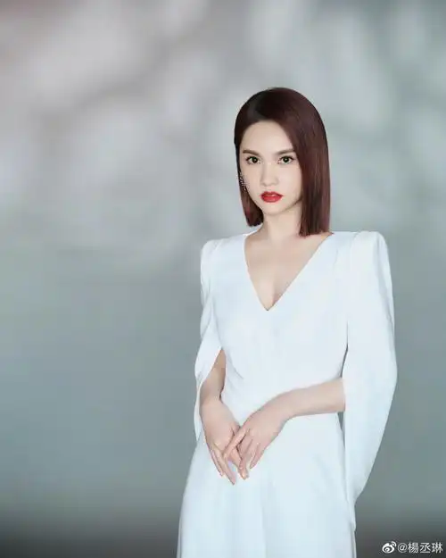 杨丞琳写真大片曝光 短发造型又美又飒