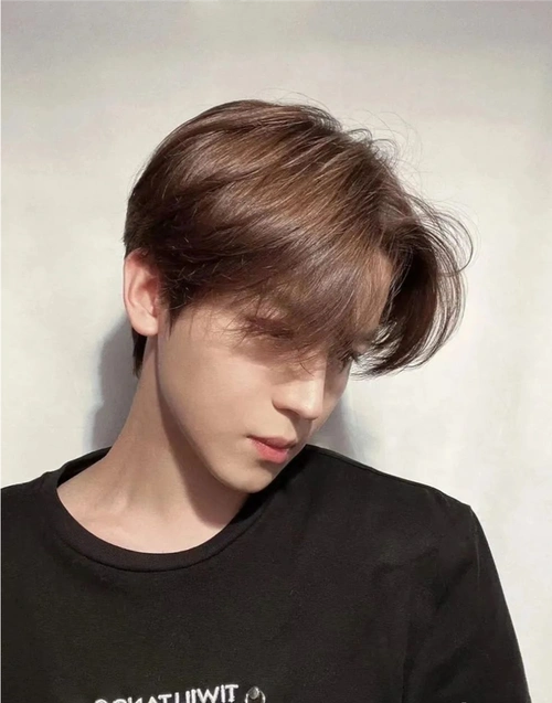 男人帅不帅,三分看长相,七分看发型,发型对于男人