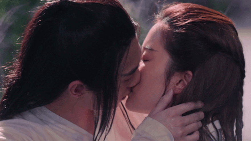 在二七万达看到台球天后刘莎莎了 英菲尼迪的车展