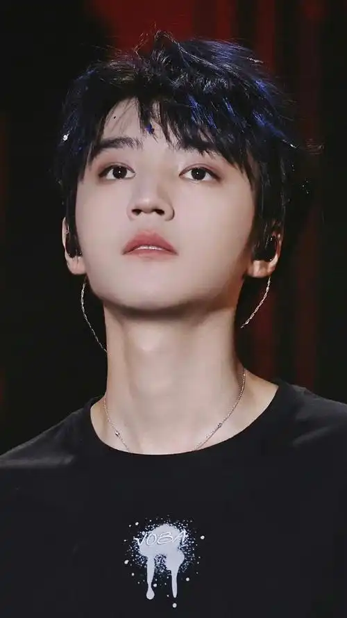 tfboys十年之约现象级演唱会#  我也复习现象级美貌@tfboys-王俊