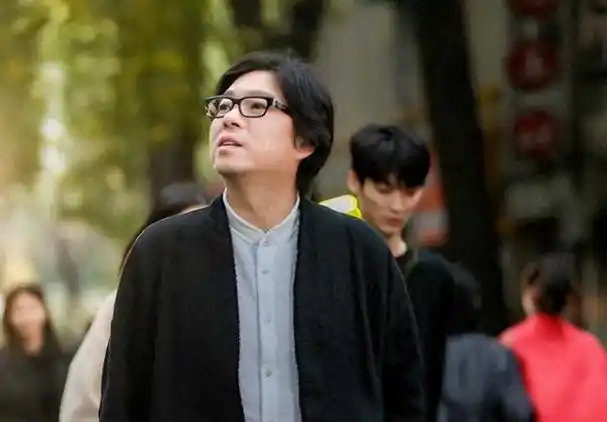 父亲高立人,母亲张克群,皆是清华的佼佼者,这样的背景,自然为他铺设了