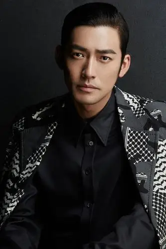 秦王张博曝轻熟复古大片 戏里戏外皆霸气