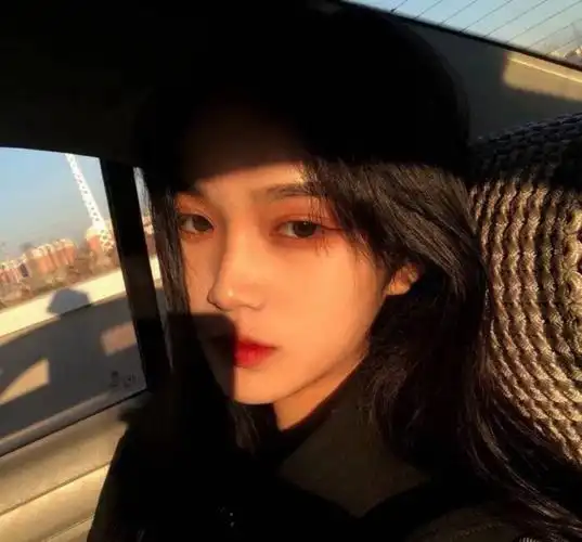 全网最火头像女生头像唯美女生微信透明头像图片20张超好看的女生头像