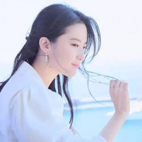 自截自调刘亦菲头像