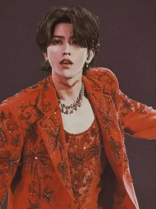 蔡徐坤演唱会圆满落幕,风波后重回舞台,粉丝热情再度点燃