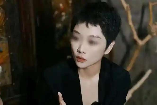 百度美女副总裁璩静,几句话惹怒全网,这篓子捅大了