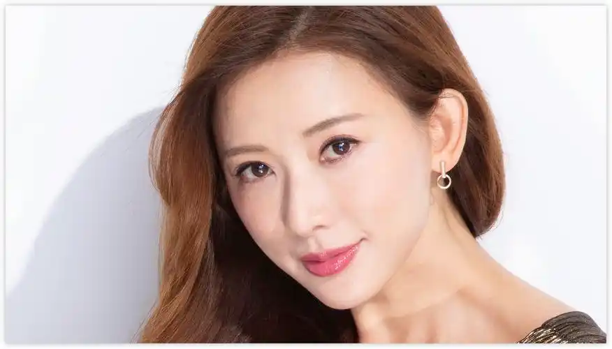 林志玲棚拍原生raw无损原图高清cr2修图练习素材暗金小礼服套图