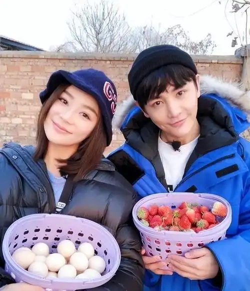 撕黄晓明衣服,跟陈晓开暧昧玩笑,"没分寸"的女星算不算耍流氓